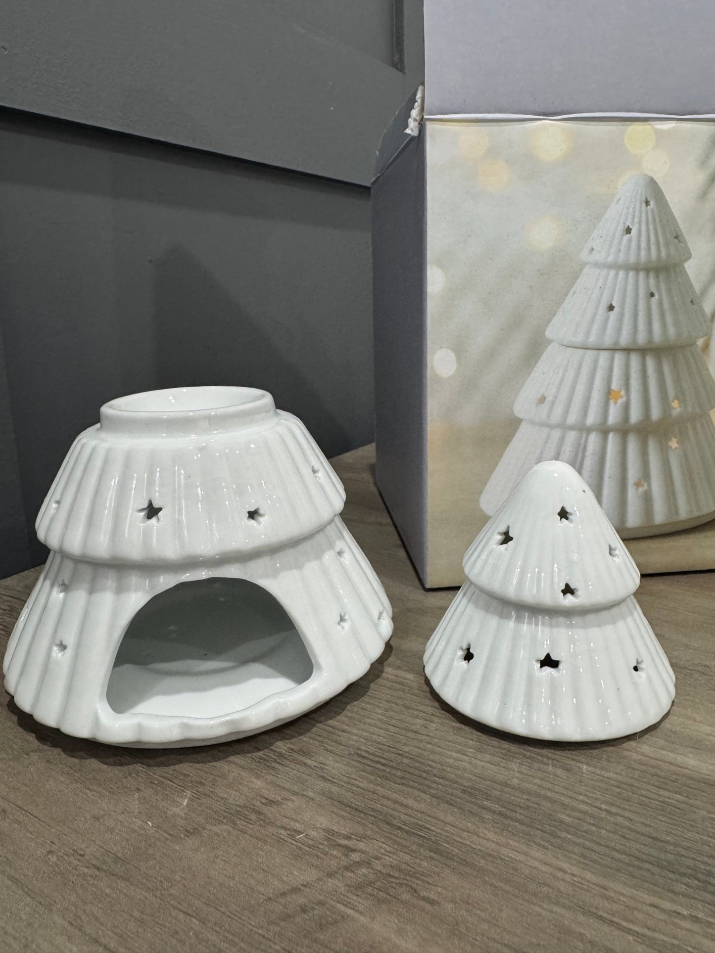 White Christmas Tree Oil Burner - Aura & Aroma