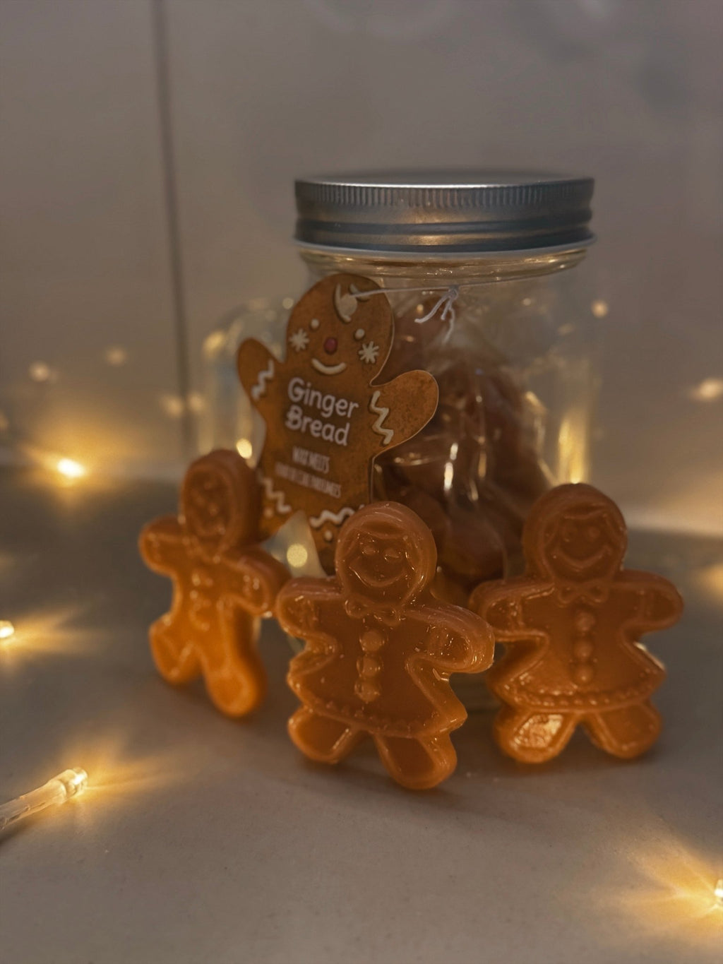 Gingerbread Wax Melts in a Jar – Holiday Scented Soy Wax Melts 🍪🎄 - Aura & Aroma