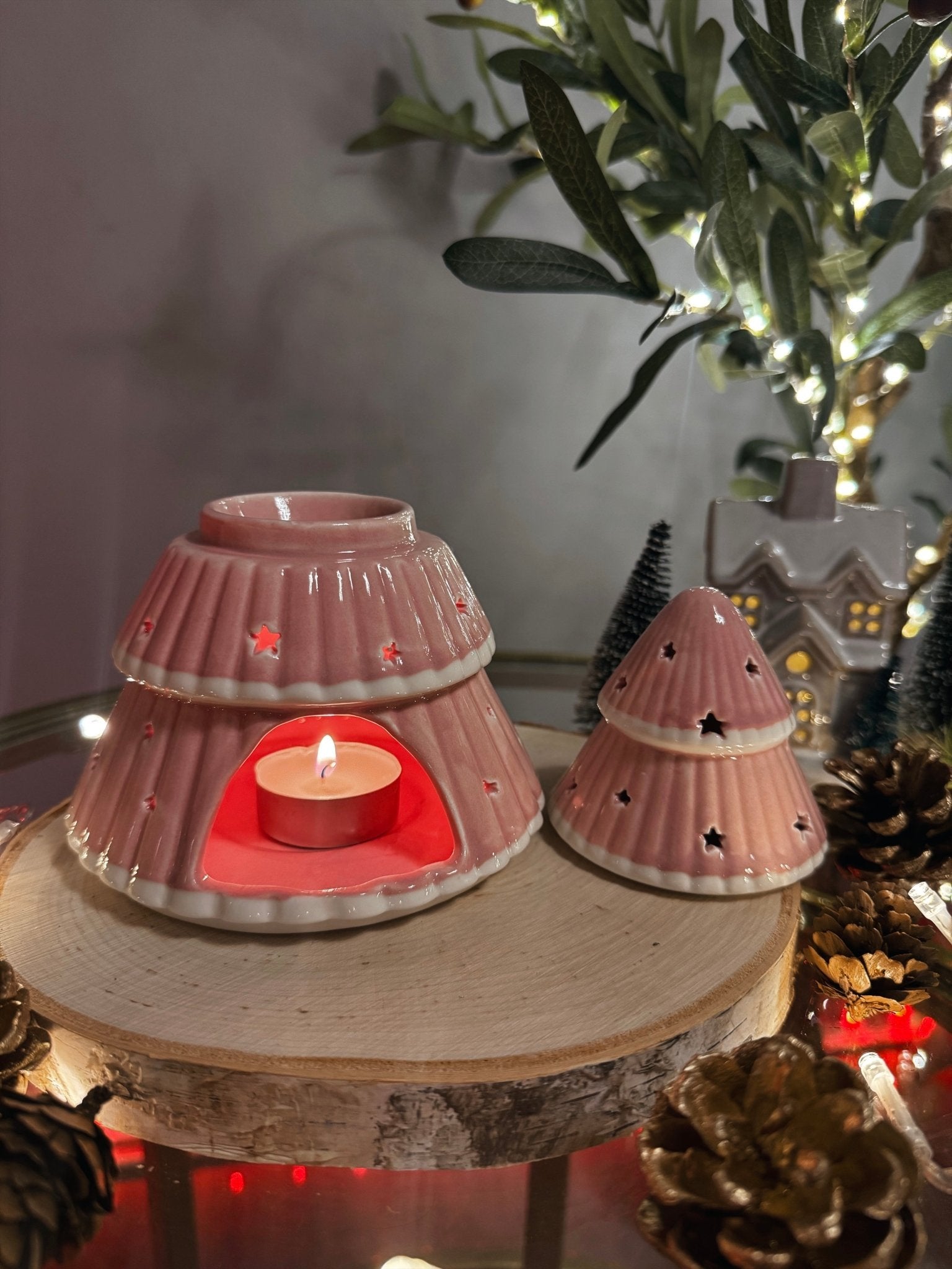 🌸 Pink Christmas Tree Ceramic Oil Burner 🎄✨ - Aura & Aroma