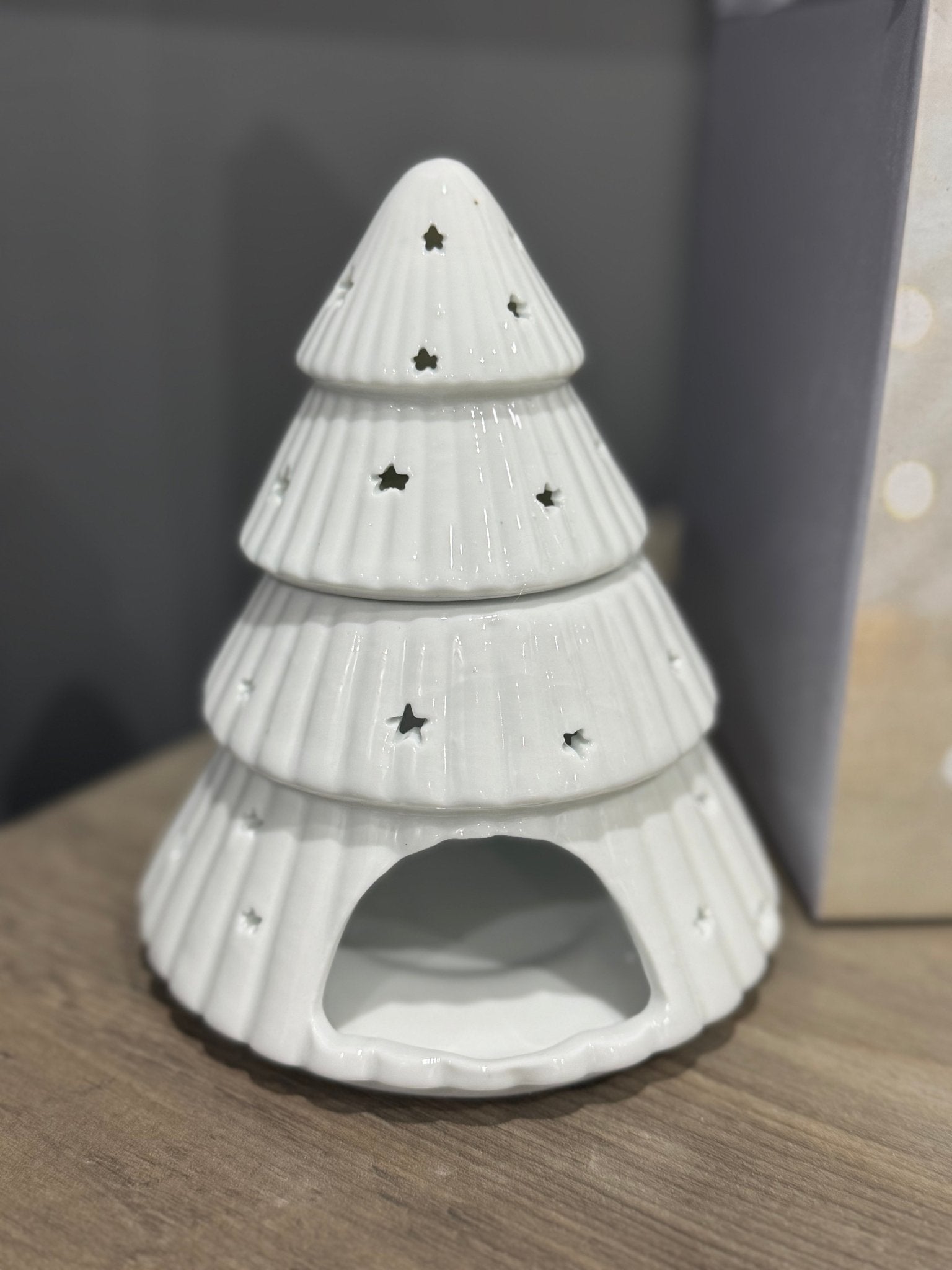 White Christmas Tree Oil Burner - Aura & Aroma