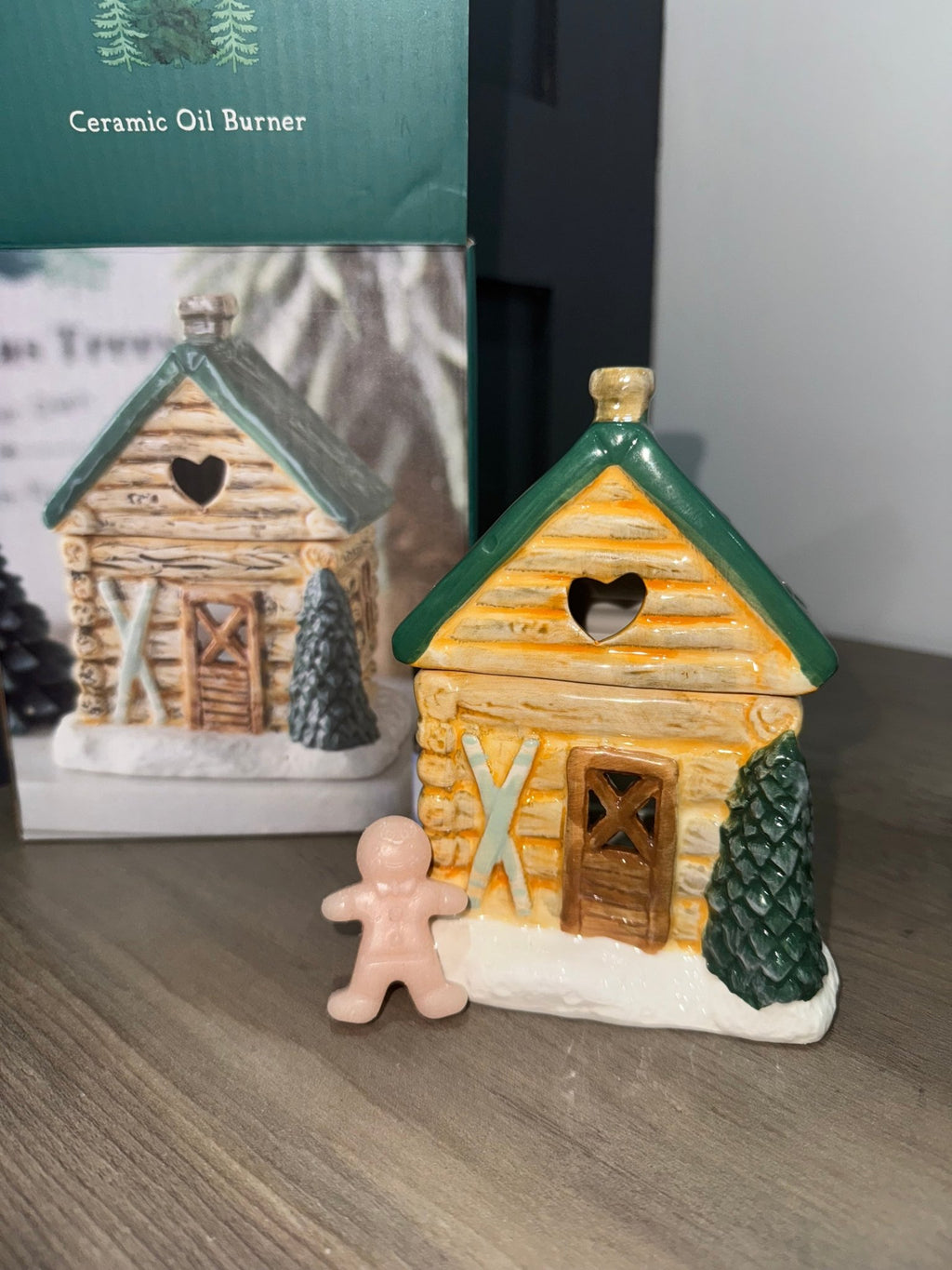 Winter Cabin Ski Chalet Oil Burner - Aura & Aroma